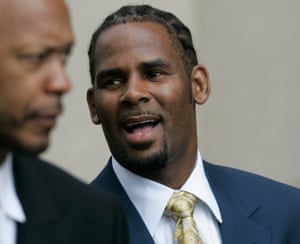 R Kelly in 2008, during his child pornography trial, for which he was acquitted.