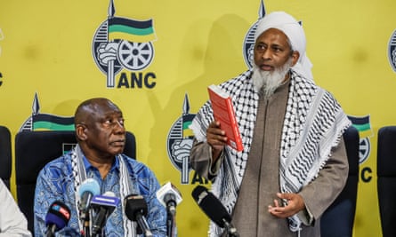 South African president Cyril Ramaphosa and Moulana Abudul Khaliq Allie of the United Ulama Council of South Africa at a joint press conference with UUCSA and the South African Friends of Palestine on 18 December