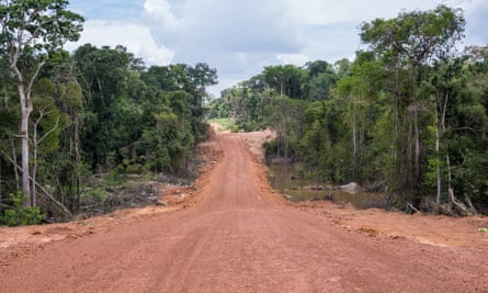 The yet to be asphalted section of the “Expresso Porto” highway, linking the port region to the BR-364.