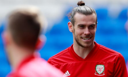 Gareth Bale Tips Wales S Mix Of Oldies And Young Talent To Overcome Odds Wales The Guardian