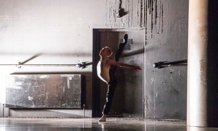 Michael Tucker in All Forsythe by Semperoper Ballett.