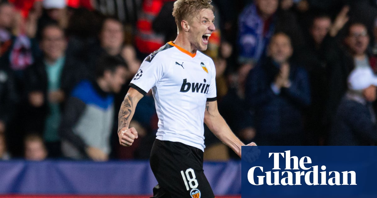 Daniel Wass’s freak goal earns Valencia deserved draw with Chelsea