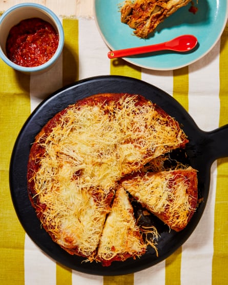 Parmigiana pie with tomato sauce