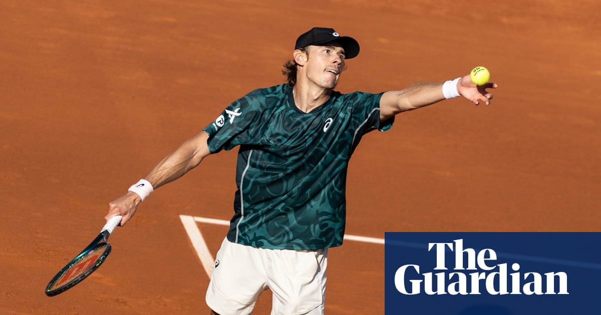 Alex de Minaur beaten by in-form Alcaraz in Barcelona quarter-final