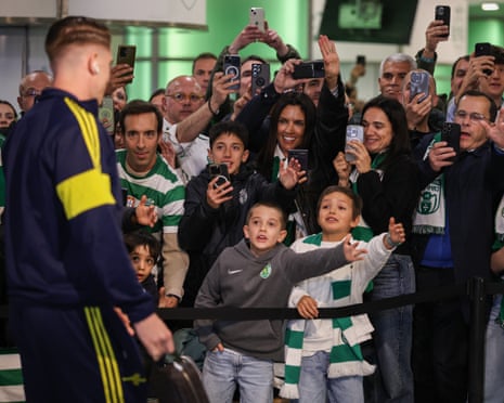 Fans of Sporting greet Viktor Gyökeres during the Champions League quarter-final first leg match between Sporting and Arsenal
