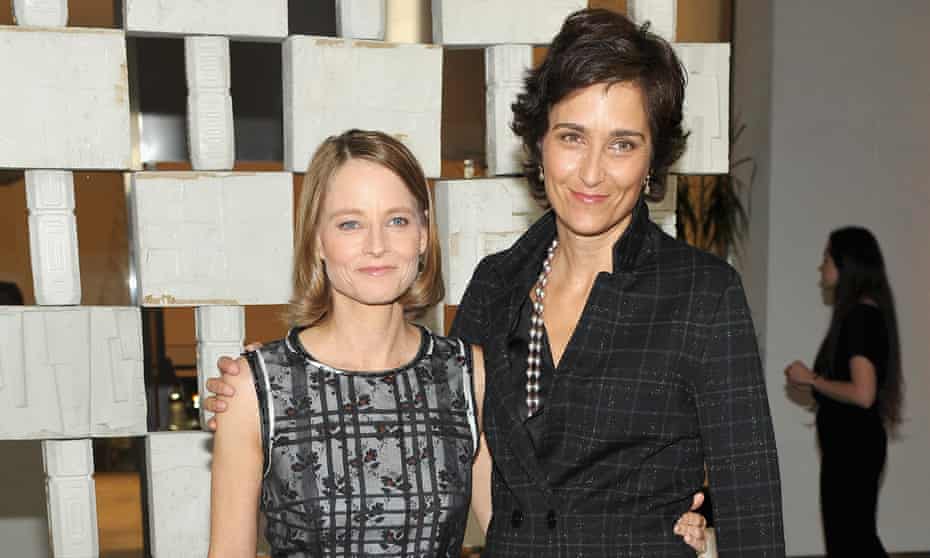 Hammer Museum 14th Annual Gala In The Garden with Generous Support from Bottega VenetaWESTWOOD, CA - OCTOBER 08: Actress Jodie Foster (L) and Photographer Alexandra Hedison, both wearing Bottega Veneta, attend the Hammer Museum 14th Annual Gala In The Garden with generous support from Bottega Veneta at Hammer Museum on October 8, 2016 in Westwood, California. (Photo by Donato Sardella/Getty Images for Hammer Museum)