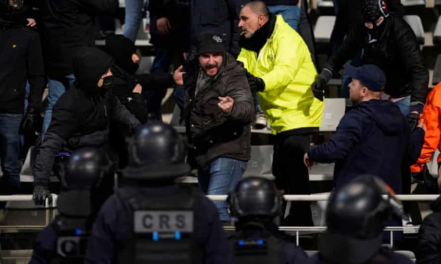 The police entered the stands where the Lyon fans were.