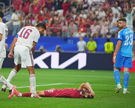 Rodri of Spain (L) and Bernardo Silva of Portugal (down) have a little moment.