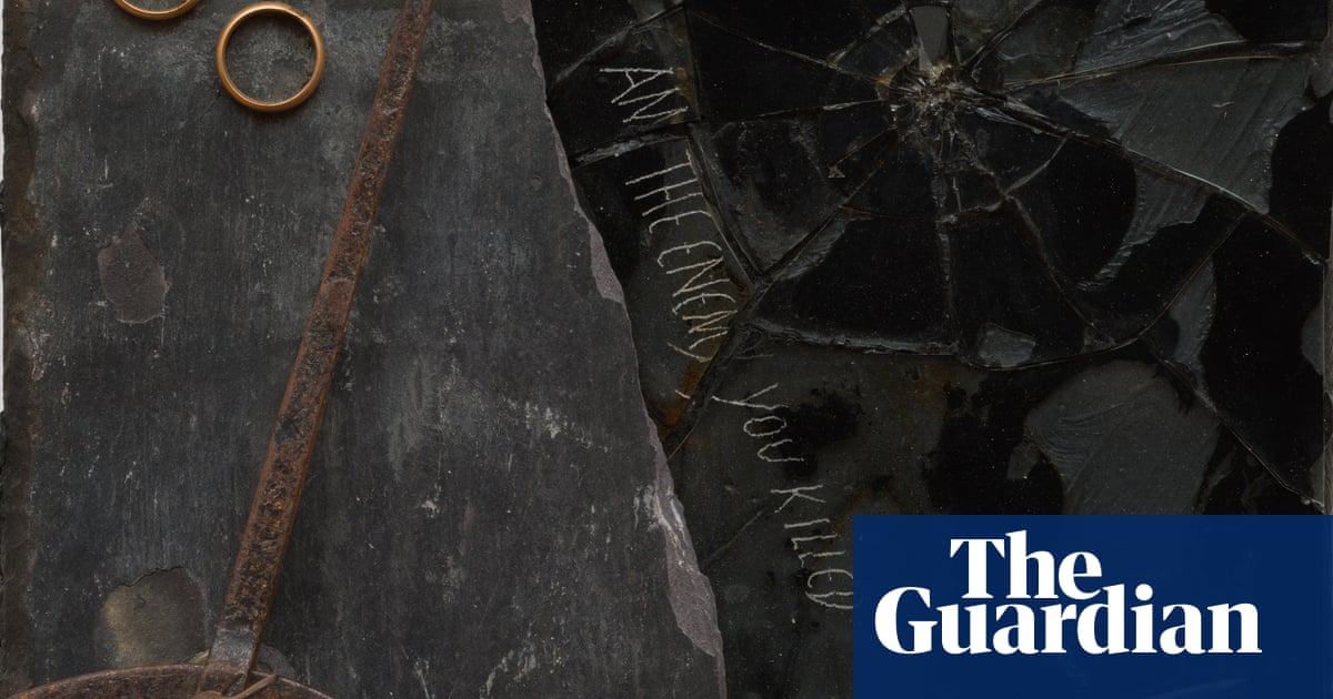 «A veces les lanzaba hechizos»: la furiosa belleza de las pinturas negras de Derek JarmanArte y diseño «A veces les lanzaba hechizos»: la furiosa belleza de las pinturas negras de Derek JarmanArte y diseño