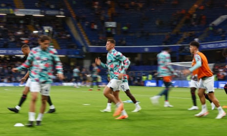 Chelsea v Luton: Premier League – live | Premier League 10 Luton Town debutant Ross Barkley warms up ahead of the match against one of his former clubs.
