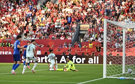 Ivan Perisic scores for Croatia!