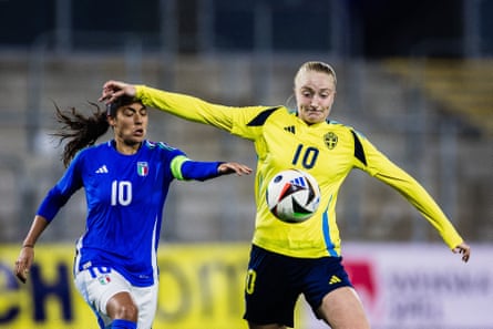 Leidhammar (right) contests a bouncing ball with Melissa Bellucci during an under-23 friendly between Sweden and Italy in November