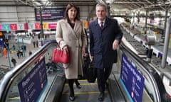 Keir Starmer visit to Leeds<br>Labour leader Sir Keir Starmer and shadow chancellor, Rachel Reeves arrive at Leeds train station for a visit to the city where they will discuss the government's announcement of the future of the integrated Rail Plan. Picture date: Thursday November 18, 2021. PA Photo. See PA story POLITICS Starmer. Photo credit should read: Stefan Rousseau/PA Wire