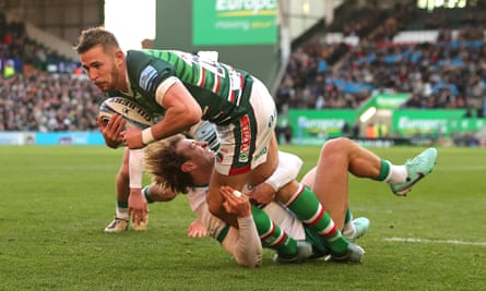 Leicester’s Freddie Steward goes over for his team’s first try.