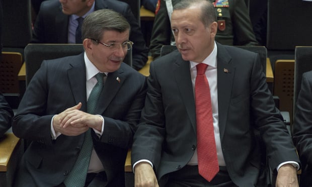 The tensions between Ahmet Davutoğlu (left), the outgoing Turkish prime minister, and President Recep Tayyip Erdoğan spilled over this week.