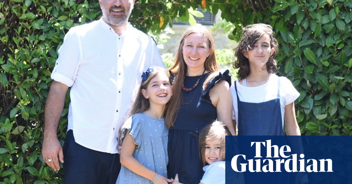 British woman laments Brexit rules that would stop her Italian husband moving to UK
