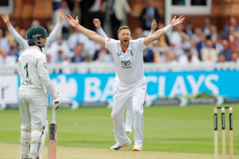 Ollie Robinson of England successfully appeals for lbw against Saud Shakeel of Pakistan.