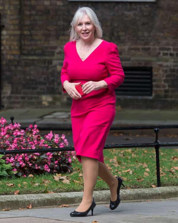 La nouvelle secrétaire à la culture Nadine Dorries arrive à Downing Street pendant le remaniement.