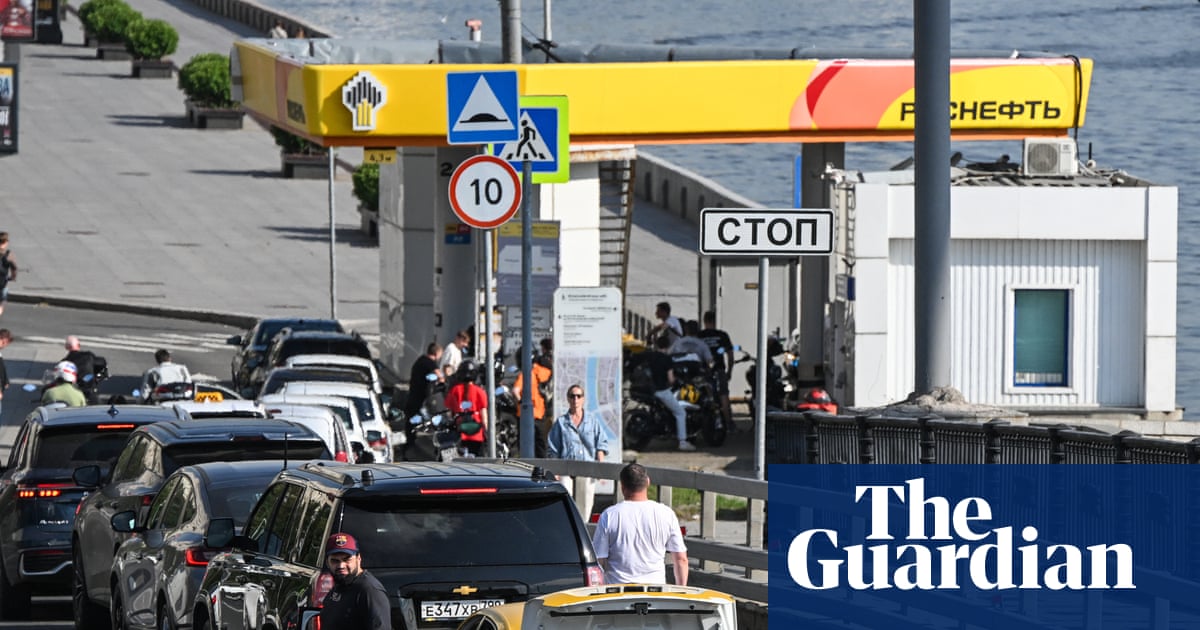 Russian cities feel the pinch amid worsening fuel shortages