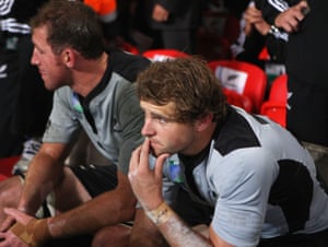 Chris Jack và Nick Evans sau thất bại trước Pháp ở World Cup 2007.