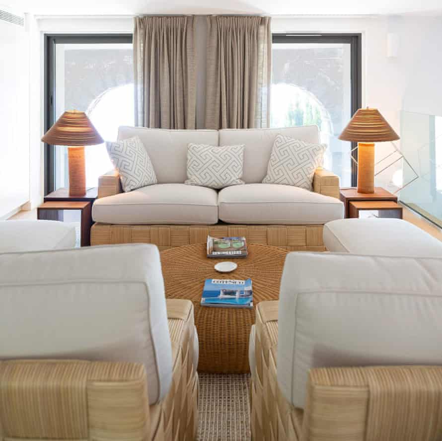A loung suite from the couples flat in the former Maeterlinck Palace.