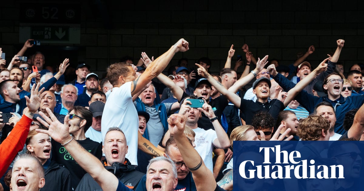 Lions and Irons: the Dockers derby – a photo essay