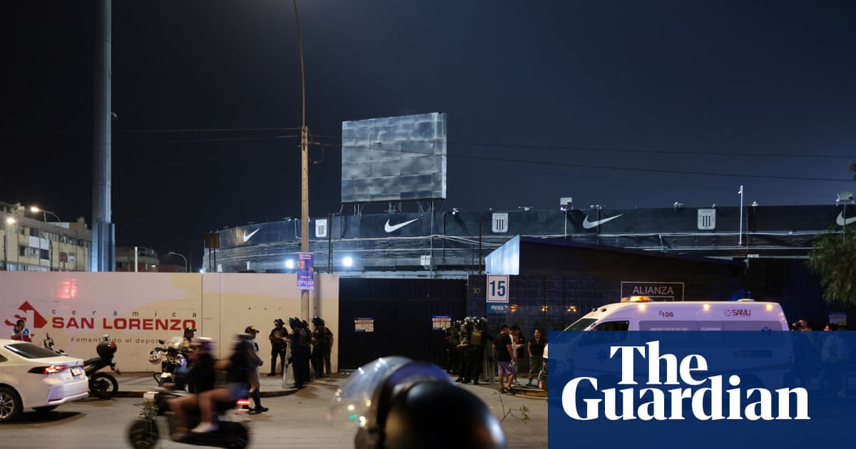 One dead and dozens injured at Lima football stadium during pre-match event