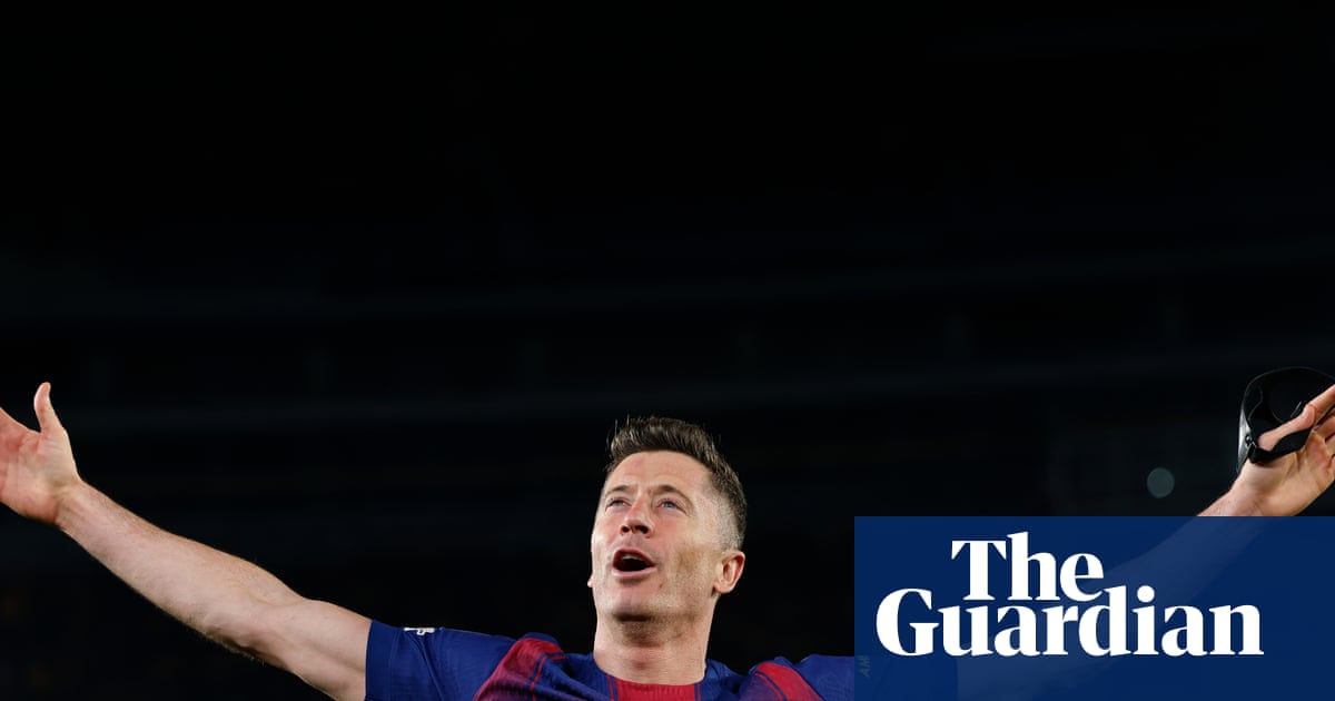 Lewandowski and Raphinha double up as Barcelona run riot against Newcastle