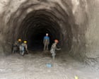 Десятки затриманих у гідроелектростанції робітників у Непалі можуть ще жити, повідомляє чиновник.