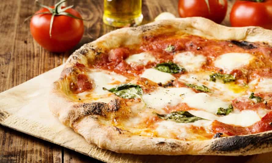How To Eat Neapolitan Style Pizza Pizza The Guardian