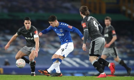 James Rodríguez was impressive again as Everton eased past Sheffield Wednesday.