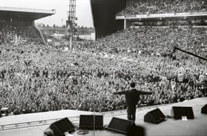 Noel at Maine Road, April 1996 oasis Jill Furmanovsky