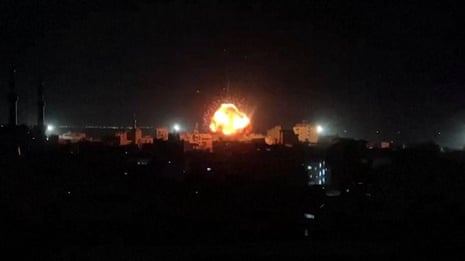 Explosion lights up sky in Rafah during heavy bombardment – video