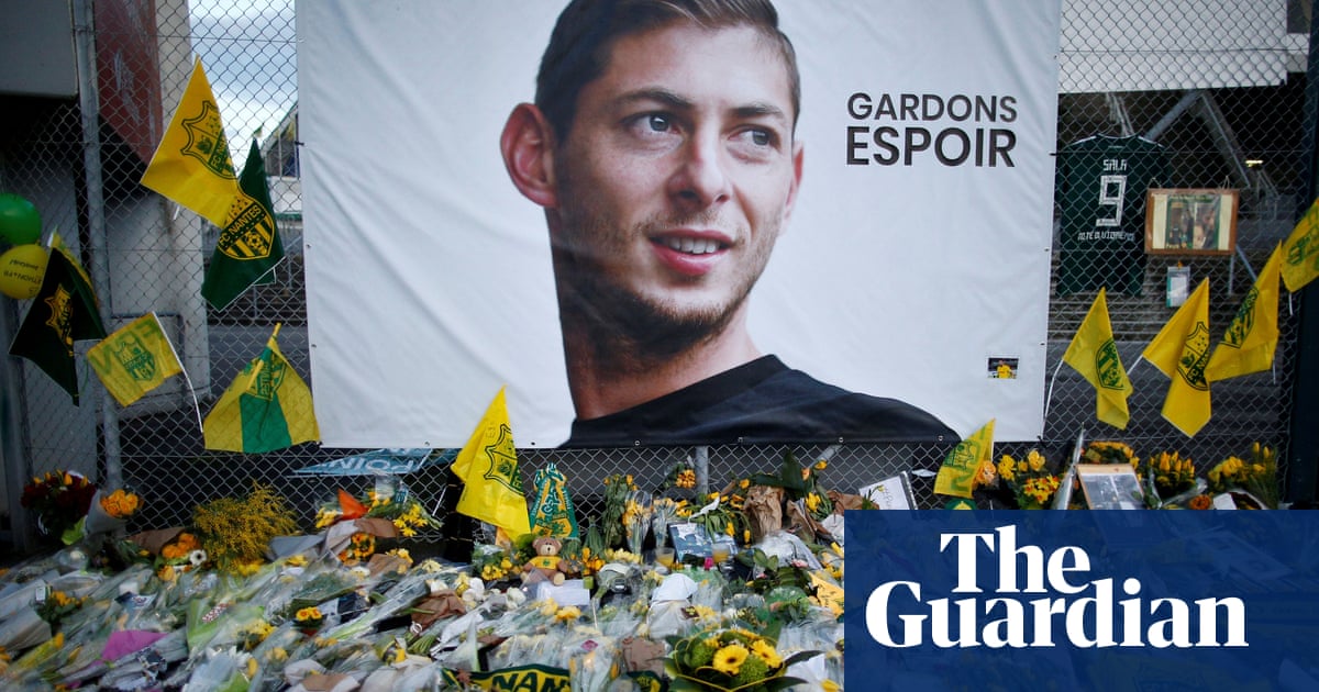 Cardiff face three-window transfer ban if they do not pay for Emiliano Sala