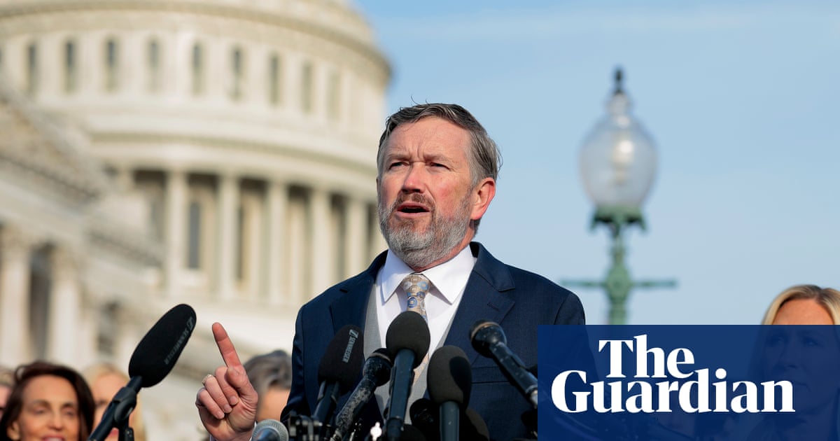 Republican calls on Trump ally Howard Lutnick to quit cabinet over Epstein files