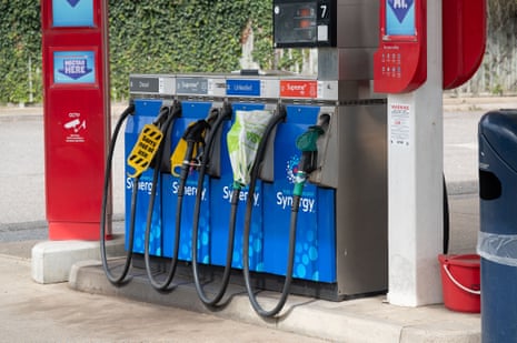 FMI dice que el Banco de Inglaterra debe mantener las tasas de interés este año