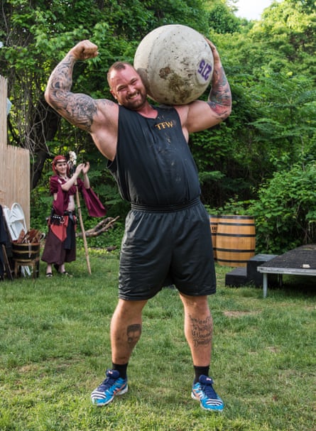 Hafthor Björnsson shows his power at the 2015 Philadelphia Renaissance Faire