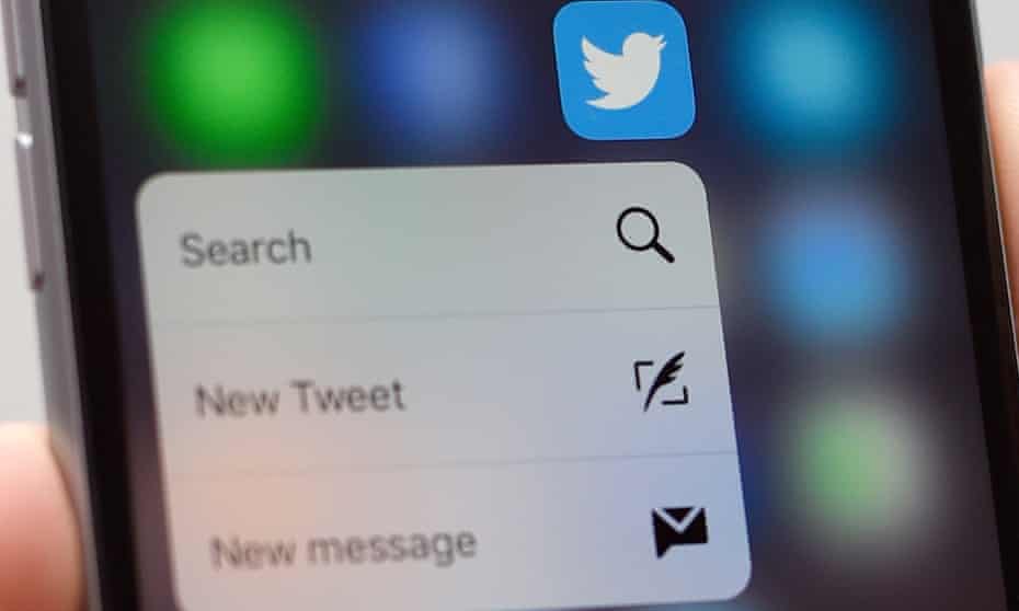 Iphone 6s Security Hole Lets Attackers Access Contacts And Photos Without Passcode Iphone 6s The Guardian