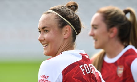Caitlin Foord playing for Arsenal