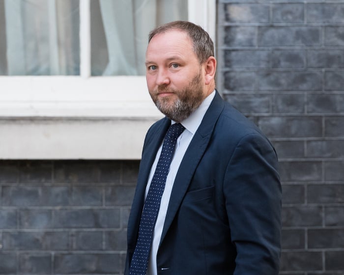 Labour begins charm offensive to win over MPs sceptical of digital ID plans