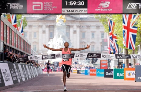Sabastian Sawe crosses the line in 1hr 59m 30s to smash the men’s marathons record.