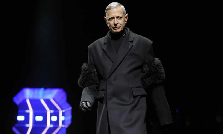 Jeff Goldblum wearing Prada men's fall-winter 2022-23 collection in Milan. 