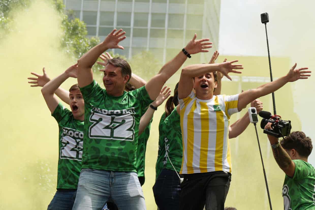 Flávio Bolsonaro dancing at a rally in São Paulo on 18 October.