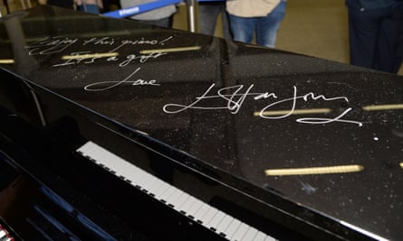 Elton John penned a message on the piano after playing it