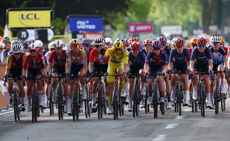 The Tour de France Femmes peloton.