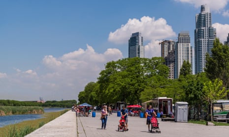 Promenade along Buenos Aires’ Costanera Sur reserve