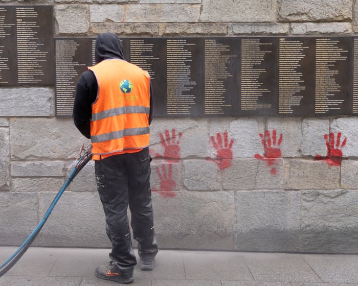 Russia link suspected as Bulgarians jailed for vandalising Paris Jewish memorial