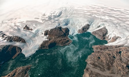 Glaciers on the Greenland ice sheet, observed by the IceBridge crew