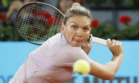 Simona Halep plays a shot at the Madrid Open in 2022