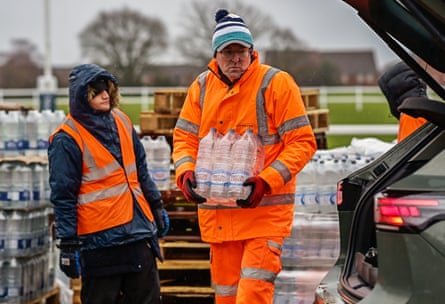 Bottled water distribution station